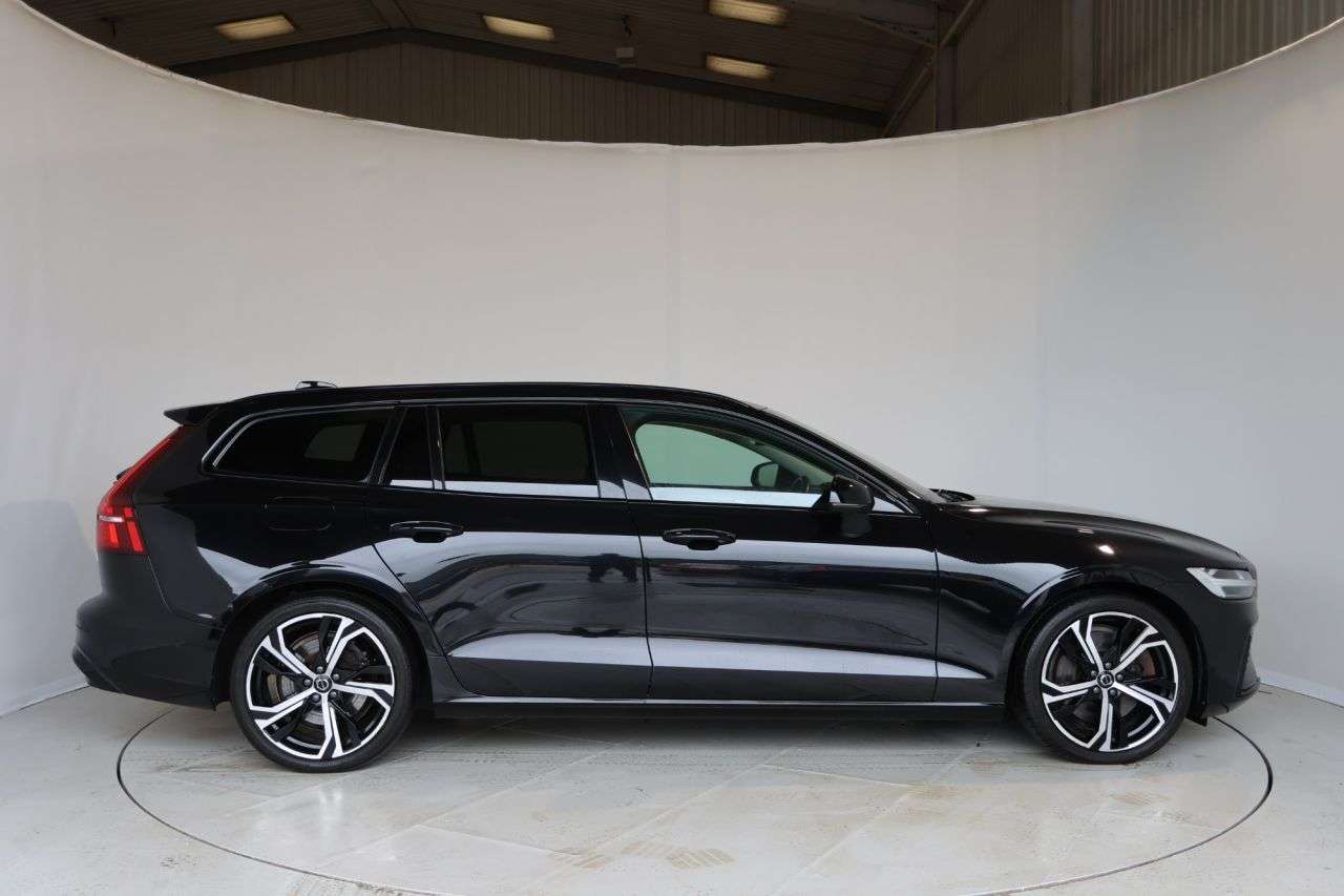 A 2023 VOLVO V60 2.0 T6 Recharge 18.8kWh Plus Estate 5dr Petrol Plug-in Hybrid Auto AWD Euro A 2023 VOLVO V60 2.0 T6 Recharge 18.8kWh Plus Estate 5dr Petrol Plug-in Hybrid Auto AWD Euro