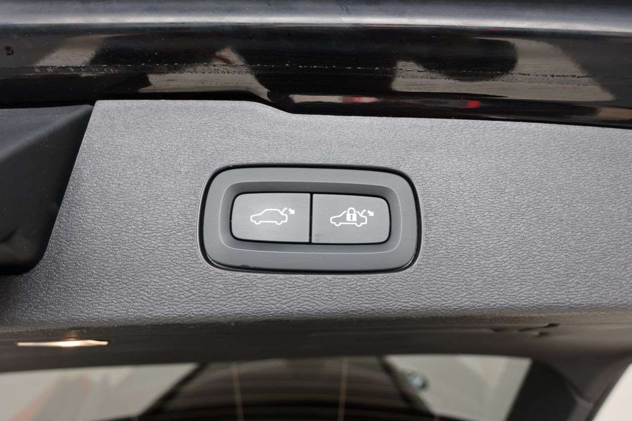 2023 VOLVO V60 2023 VOLVO V60