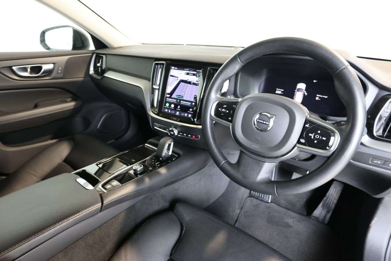 2023 VOLVO V60 2023 VOLVO V60