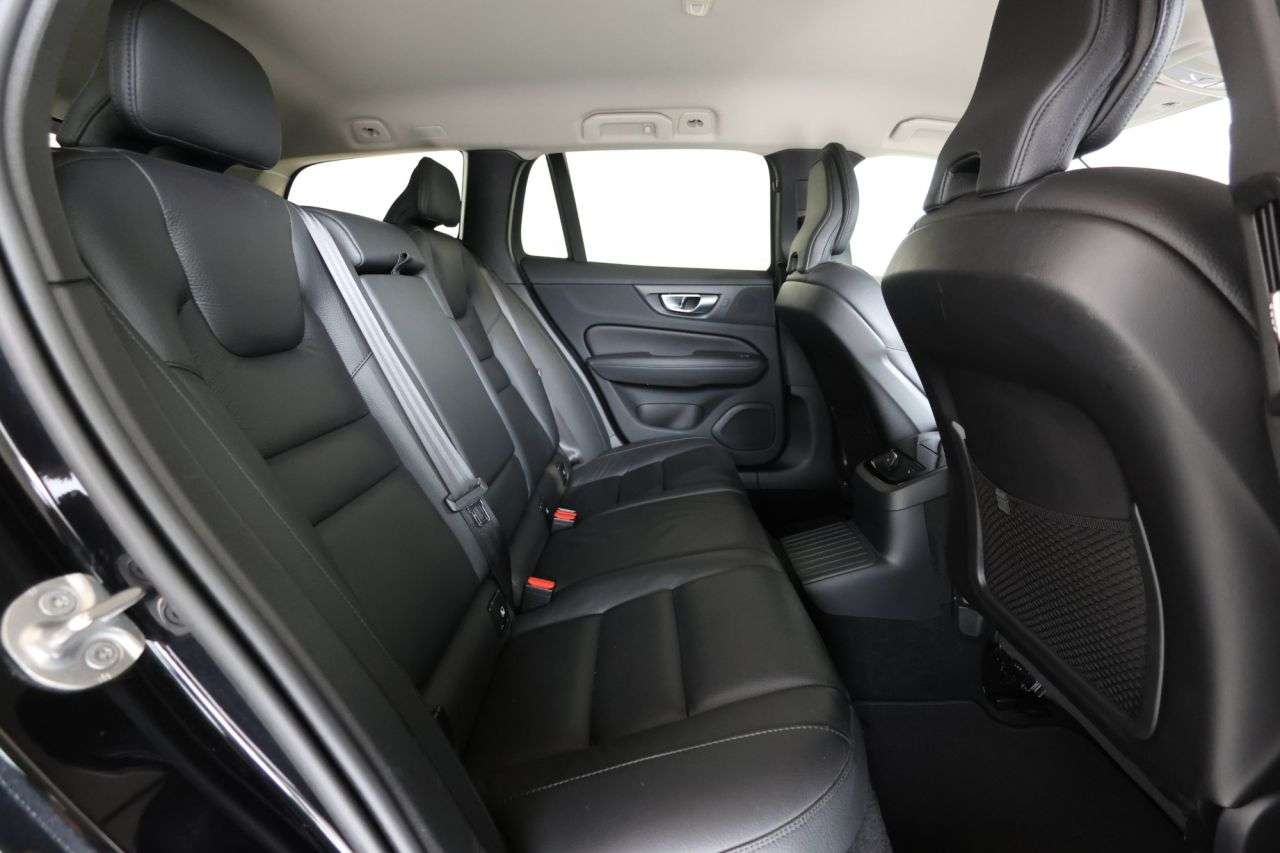 2023 VOLVO V60 2023 VOLVO V60
