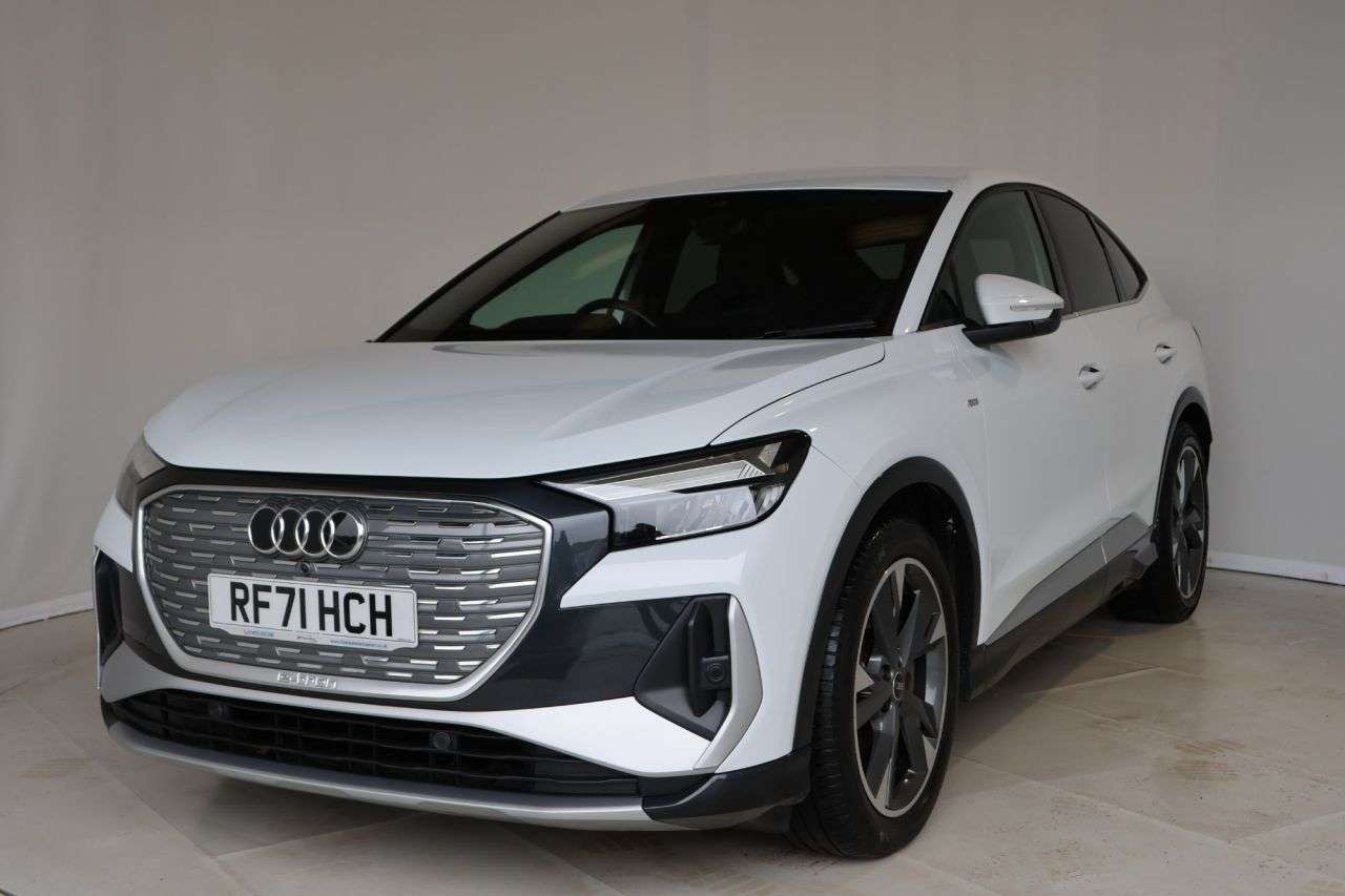 A 2022 AUDI Q4 E-TRON 40 S line Sportback 5dr Electric Auto 82kWh (204 ps) APPLE CAR PLAY + SONOS A 2022 AUDI Q4 E-TRON 40 S line Sportback 5dr Electric Auto 82kWh (204 ps) APPLE CAR PLAY + SONOS