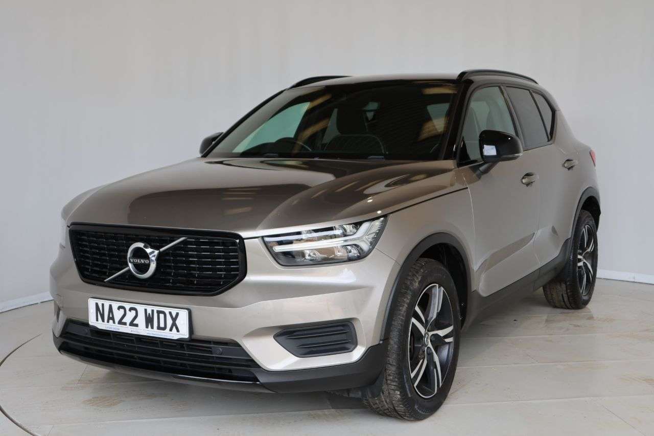 A 2022 VOLVO XC40 1.5 T3 R-Design SUV 5dr Petrol Auto Euro 6 (s/s) (163 ps) FREE 24 MONTH WAR A 2022 VOLVO XC40 1.5 T3 R-Design SUV 5dr Petrol Auto Euro 6 (s/s) (163 ps) FREE 24 MONTH WAR