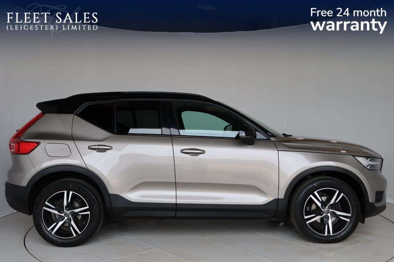 A 2022 VOLVO XC40 1.5 T3 R-Design SUV 5dr Petrol Auto Euro 6 (s/s) (163 ps) FREE 24 MONTH WAR A 2022 VOLVO XC40 1.5 T3 R-Design SUV 5dr Petrol Auto Euro 6 (s/s) (163 ps) FREE 24 MONTH WAR