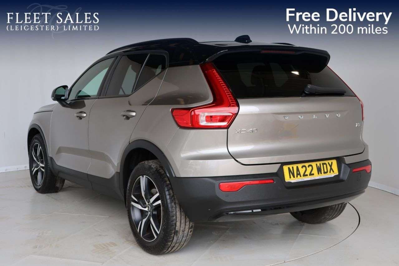 2022 VOLVO XC40 2022 VOLVO XC40
