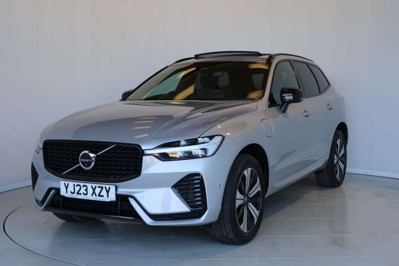 A 2023 VOLVO XC60 2.0h T6 Recharge 18.8kWh Plus SUV 5dr Petrol Plug-in Hybrid Auto AWD Euro 6 A 2023 VOLVO XC60 2.0h T6 Recharge 18.8kWh Plus SUV 5dr Petrol Plug-in Hybrid Auto AWD Euro 6