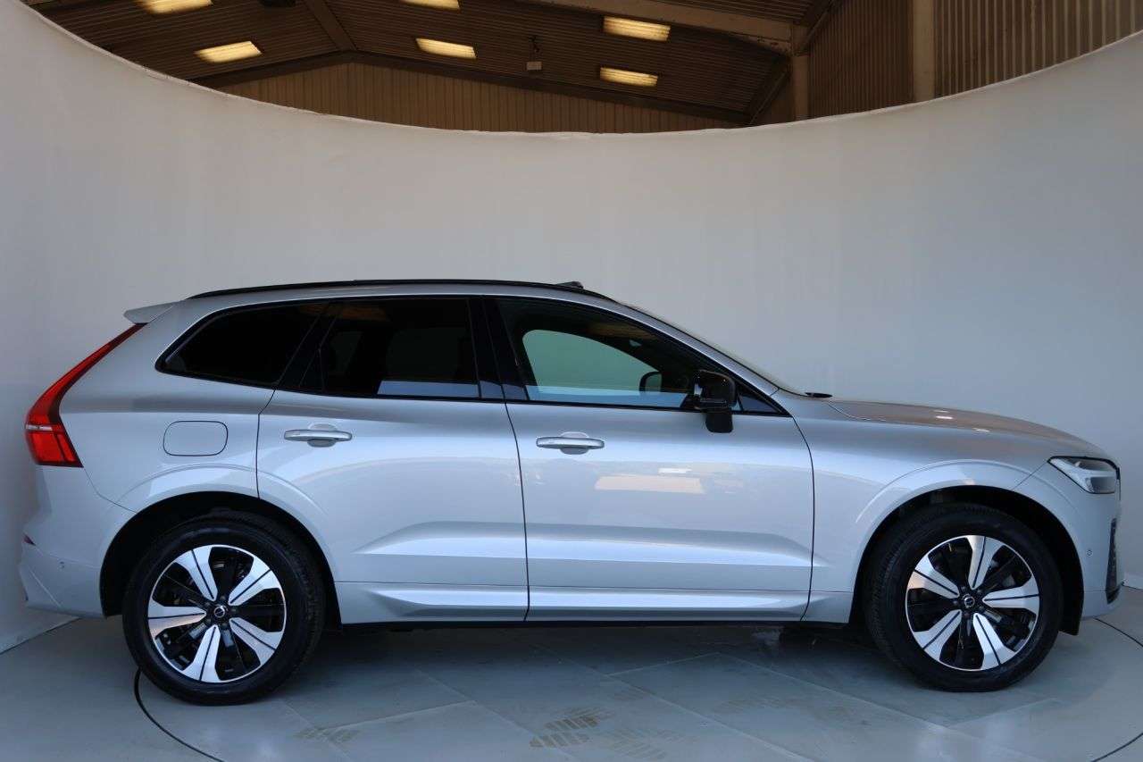 A 2023 VOLVO XC60 2.0h T6 Recharge 18.8kWh Plus SUV 5dr Petrol Plug-in Hybrid Auto AWD Euro 6 A 2023 VOLVO XC60 2.0h T6 Recharge 18.8kWh Plus SUV 5dr Petrol Plug-in Hybrid Auto AWD Euro 6