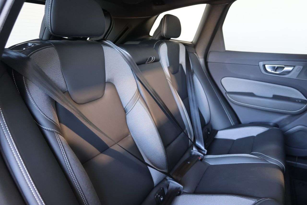 2023 VOLVO XC60 2023 VOLVO XC60