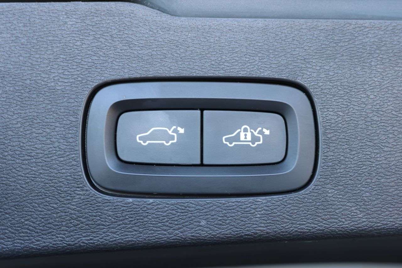 2022 VOLVO V60 2022 VOLVO V60