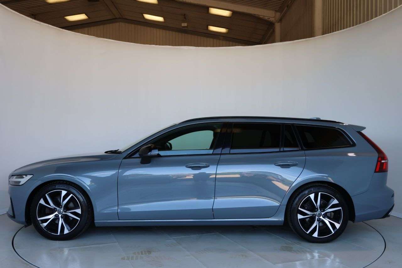 2022 VOLVO V60 2022 VOLVO V60