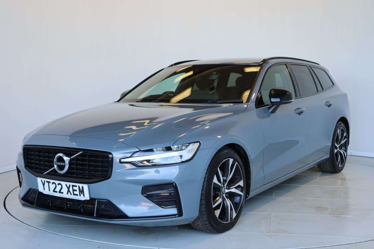 A 2022 VOLVO V60 2.0 B3 MHEV Plus Estate 5dr Petrol Hybrid DCT Auto Euro 6 (s/s) (163 ps) RE A 2022 VOLVO V60 2.0 B3 MHEV Plus Estate 5dr Petrol Hybrid DCT Auto Euro 6 (s/s) (163 ps) RE