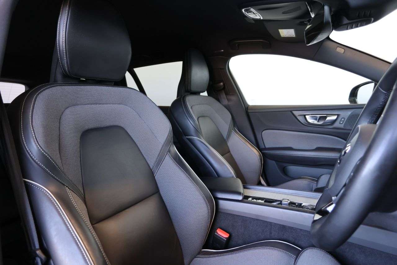 2022 VOLVO V60 2022 VOLVO V60