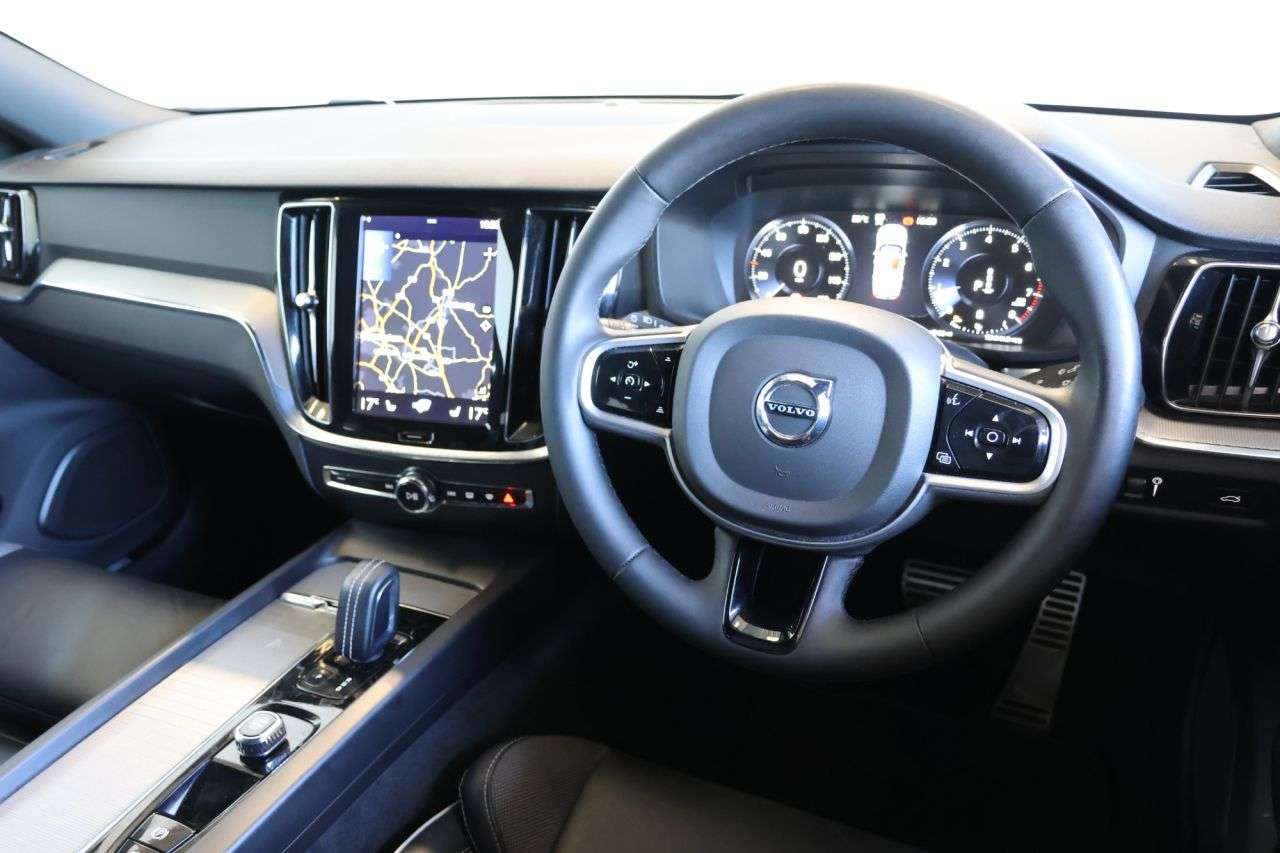 2022 VOLVO V60 2022 VOLVO V60