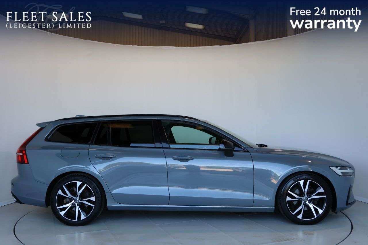 A 2022 VOLVO V60 2.0 B3 MHEV Plus Estate 5dr Petrol Hybrid DCT Auto Euro 6 (s/s) (163 ps) RE A 2022 VOLVO V60 2.0 B3 MHEV Plus Estate 5dr Petrol Hybrid DCT Auto Euro 6 (s/s) (163 ps) RE