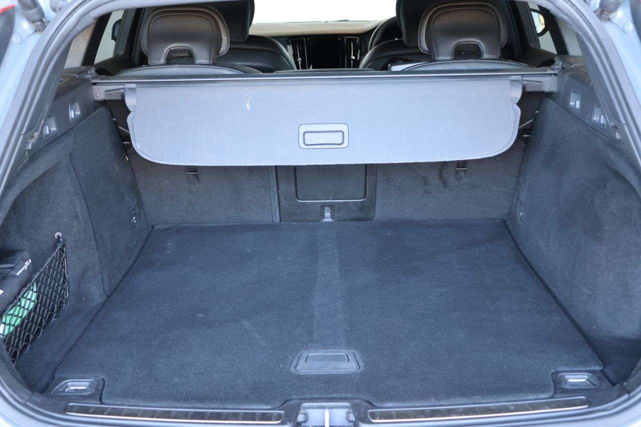 2022 VOLVO V60 2022 VOLVO V60