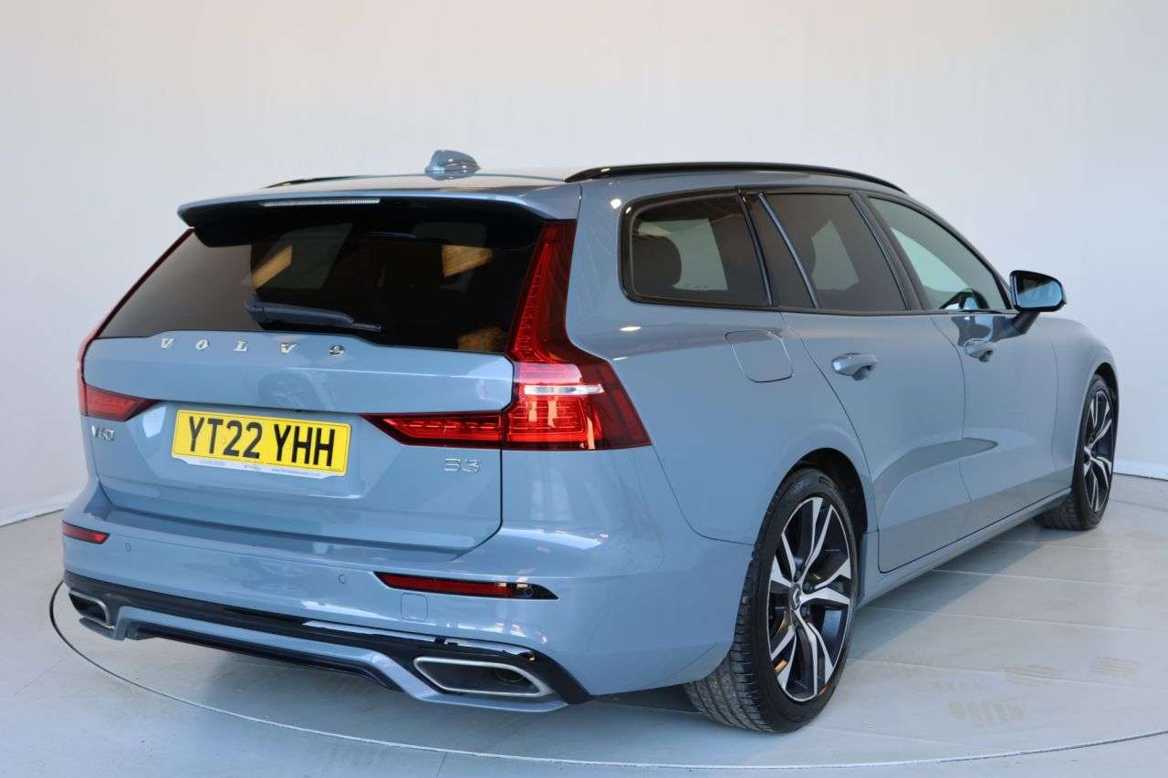 2022 VOLVO V60 2022 VOLVO V60