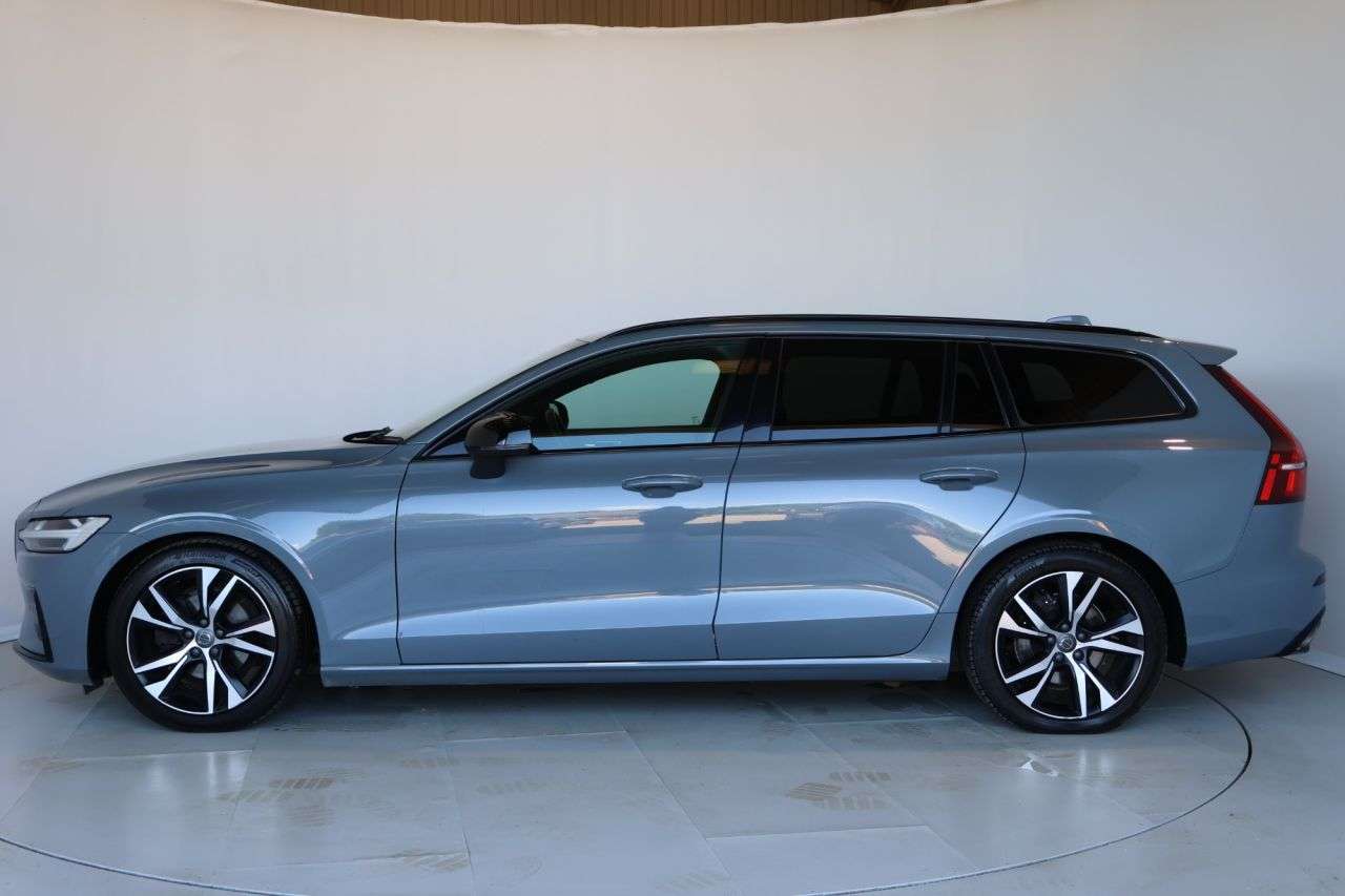 2022 VOLVO V60 2022 VOLVO V60