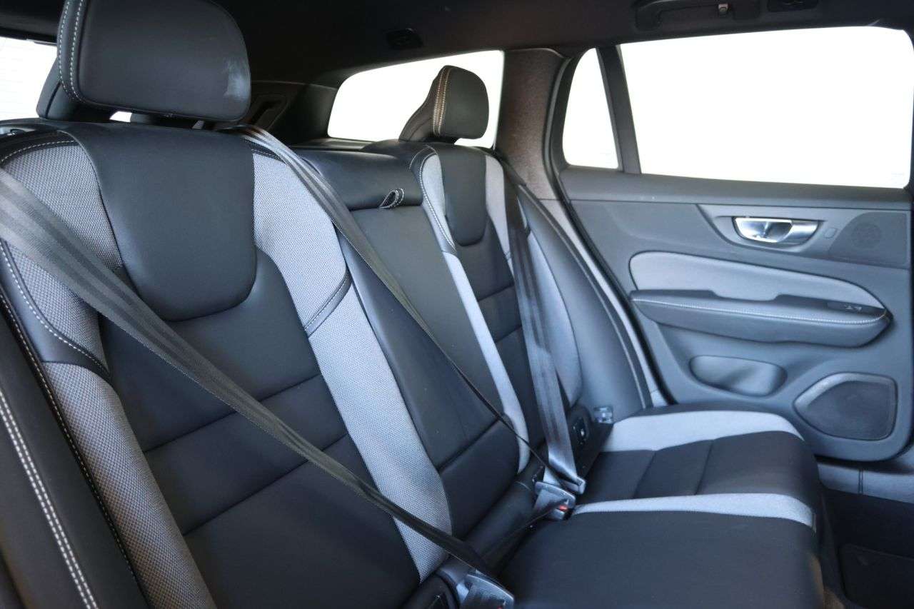 2022 VOLVO V60 2022 VOLVO V60