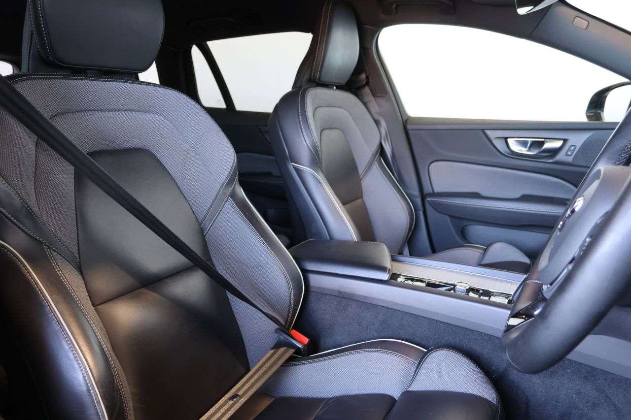 2022 VOLVO V60 2022 VOLVO V60