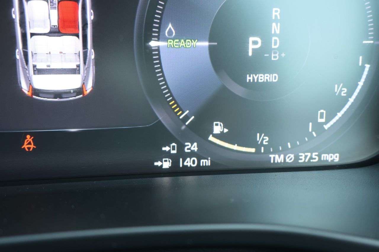 2022 VOLVO XC40 2022 VOLVO XC40