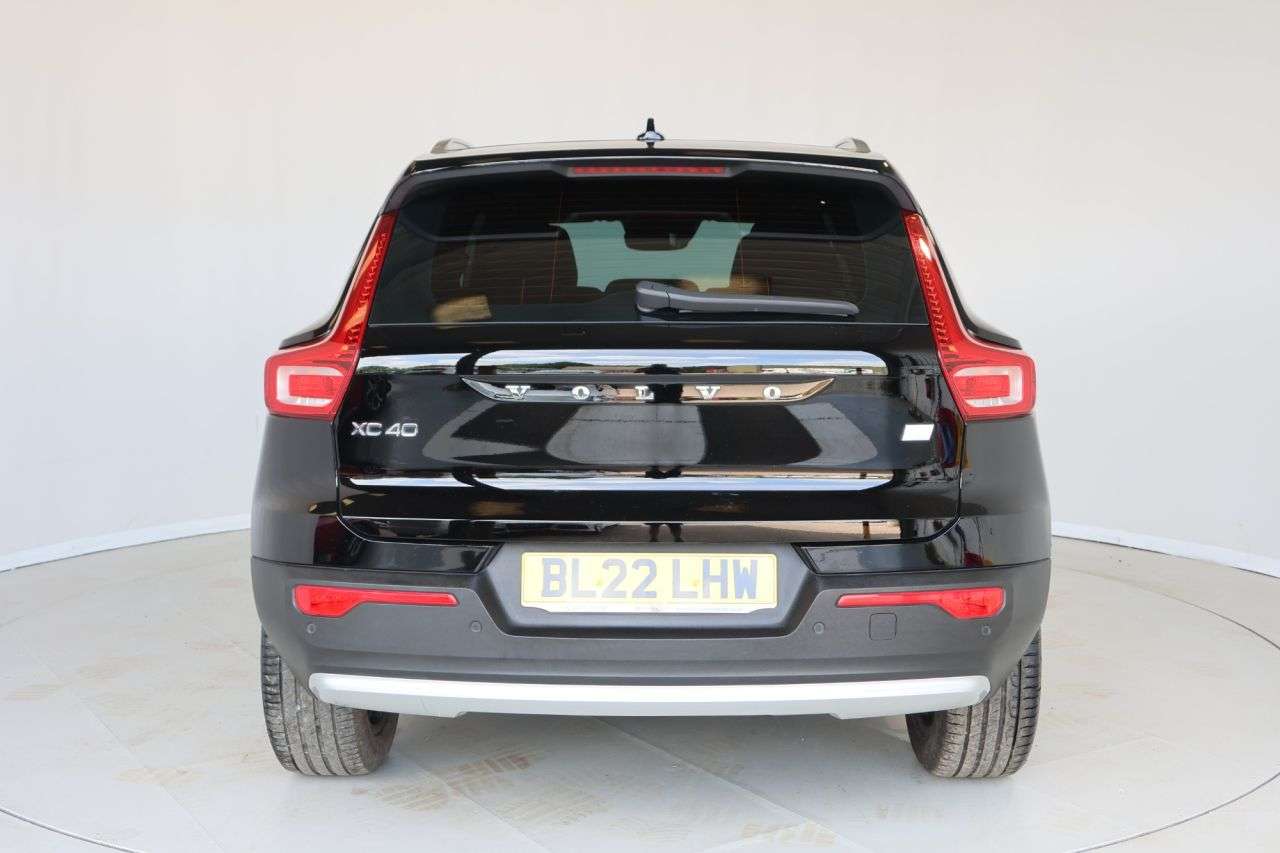 2022 VOLVO XC40 2022 VOLVO XC40