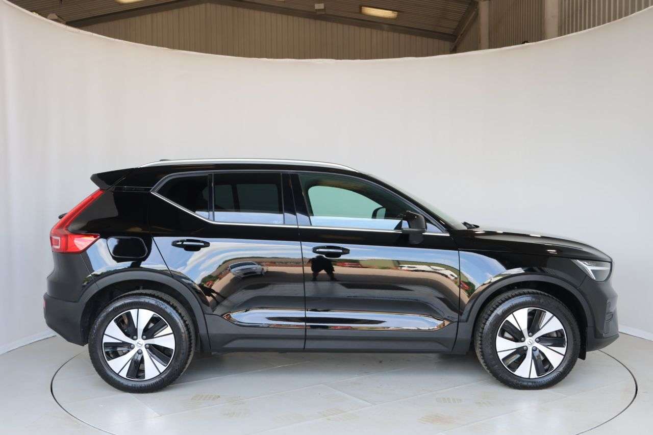 A 2022 VOLVO XC40 1.5h T4 Recharge 10.7kWh Core SUV 5dr Petrol Plug-in Hybrid Auto Euro 6 (s/ A 2022 VOLVO XC40 1.5h T4 Recharge 10.7kWh Core SUV 5dr Petrol Plug-in Hybrid Auto Euro 6 (s/