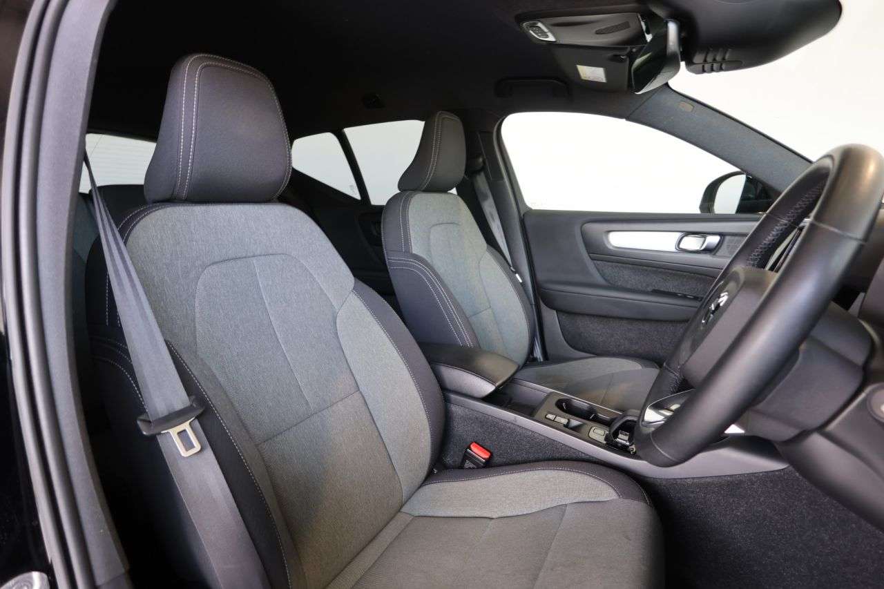 2022 VOLVO XC40 2022 VOLVO XC40