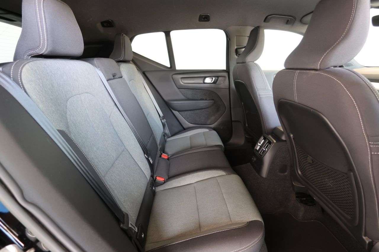 2022 VOLVO XC40 2022 VOLVO XC40