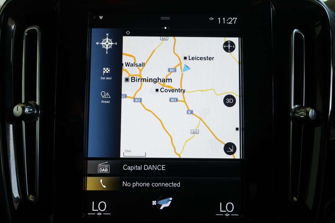 2022 VOLVO XC40 2022 VOLVO XC40