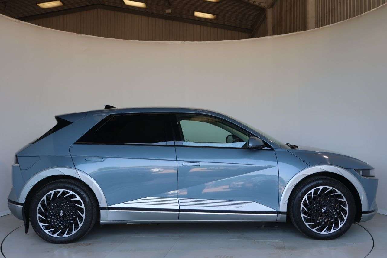A 2022 HYUNDAI IONIQ 5 73kWh Ultimate Hatchback 5dr Electric Auto (217 ps) HEATING + COOLING FRONT A 2022 HYUNDAI IONIQ 5 73kWh Ultimate Hatchback 5dr Electric Auto (217 ps) HEATING + COOLING FRONT