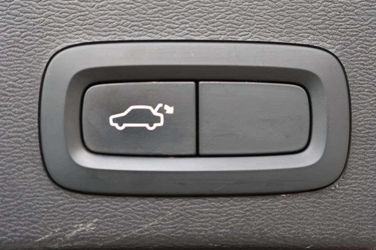 2021 VOLVO XC40 2021 VOLVO XC40