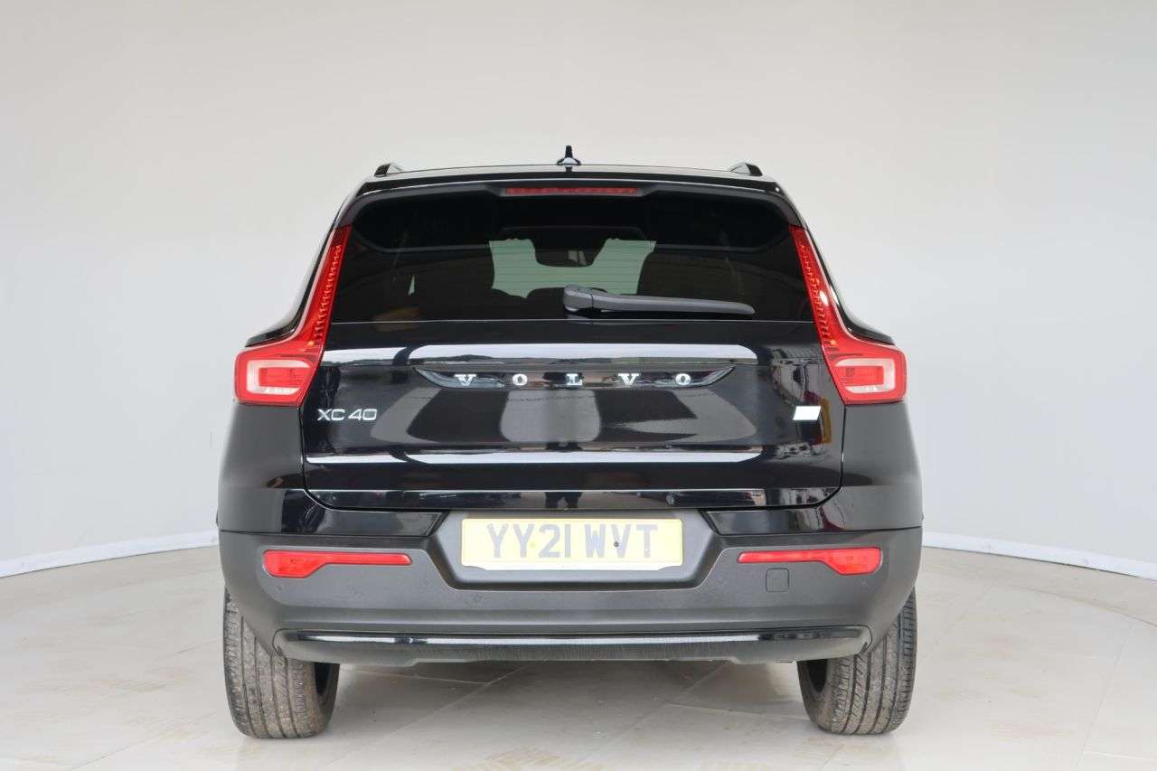2021 VOLVO XC40 2021 VOLVO XC40