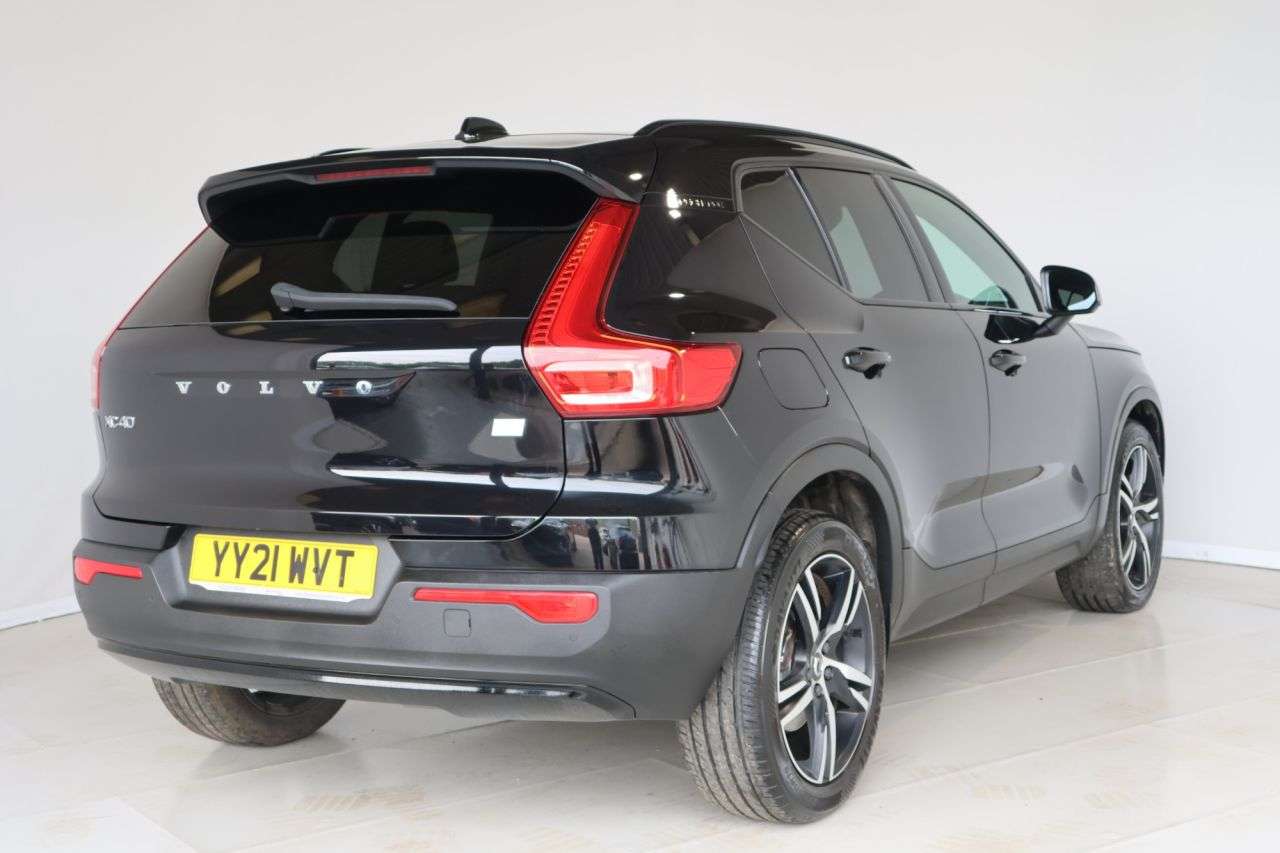 2021 VOLVO XC40 2021 VOLVO XC40