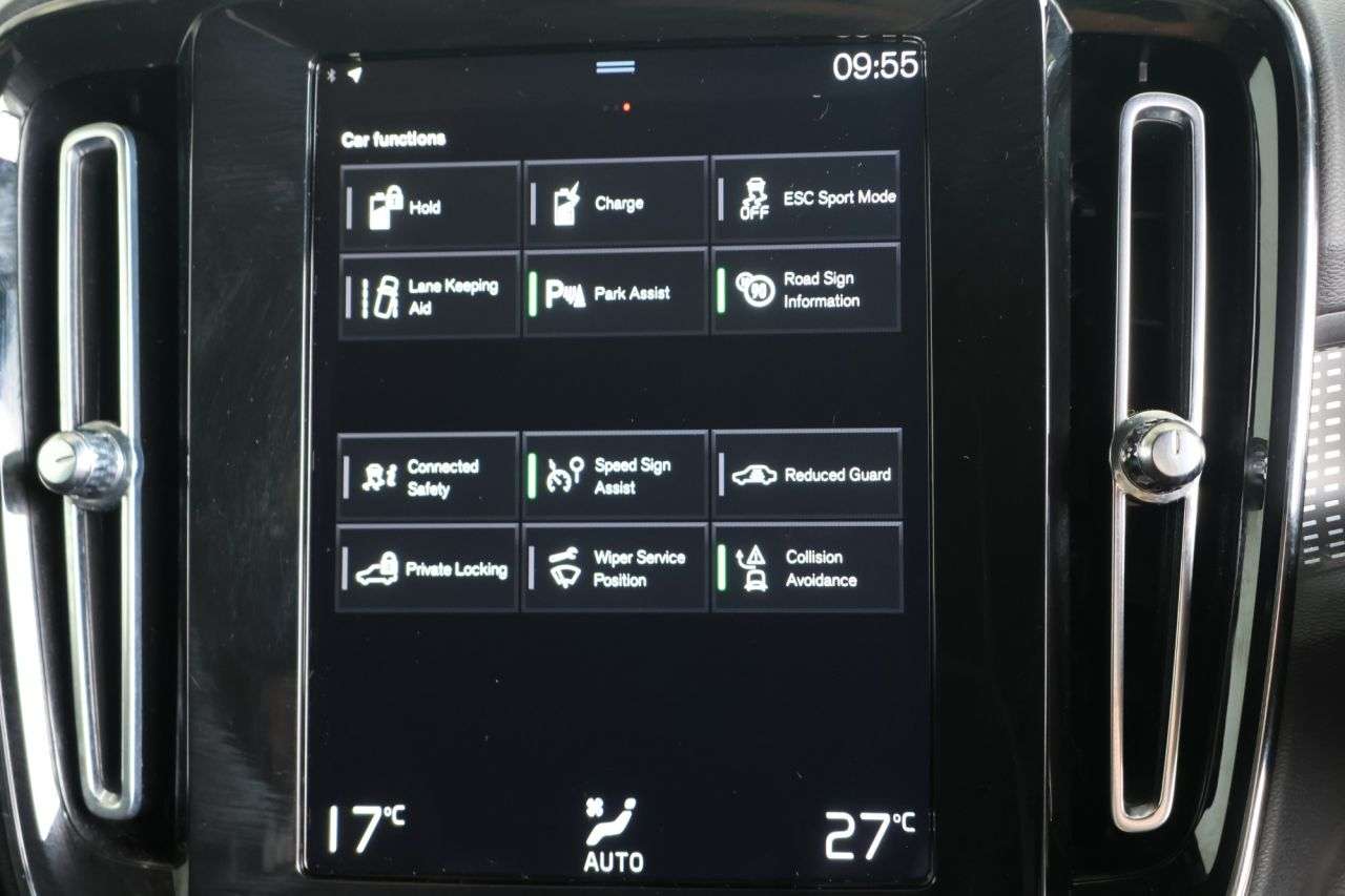2021 VOLVO XC40 2021 VOLVO XC40