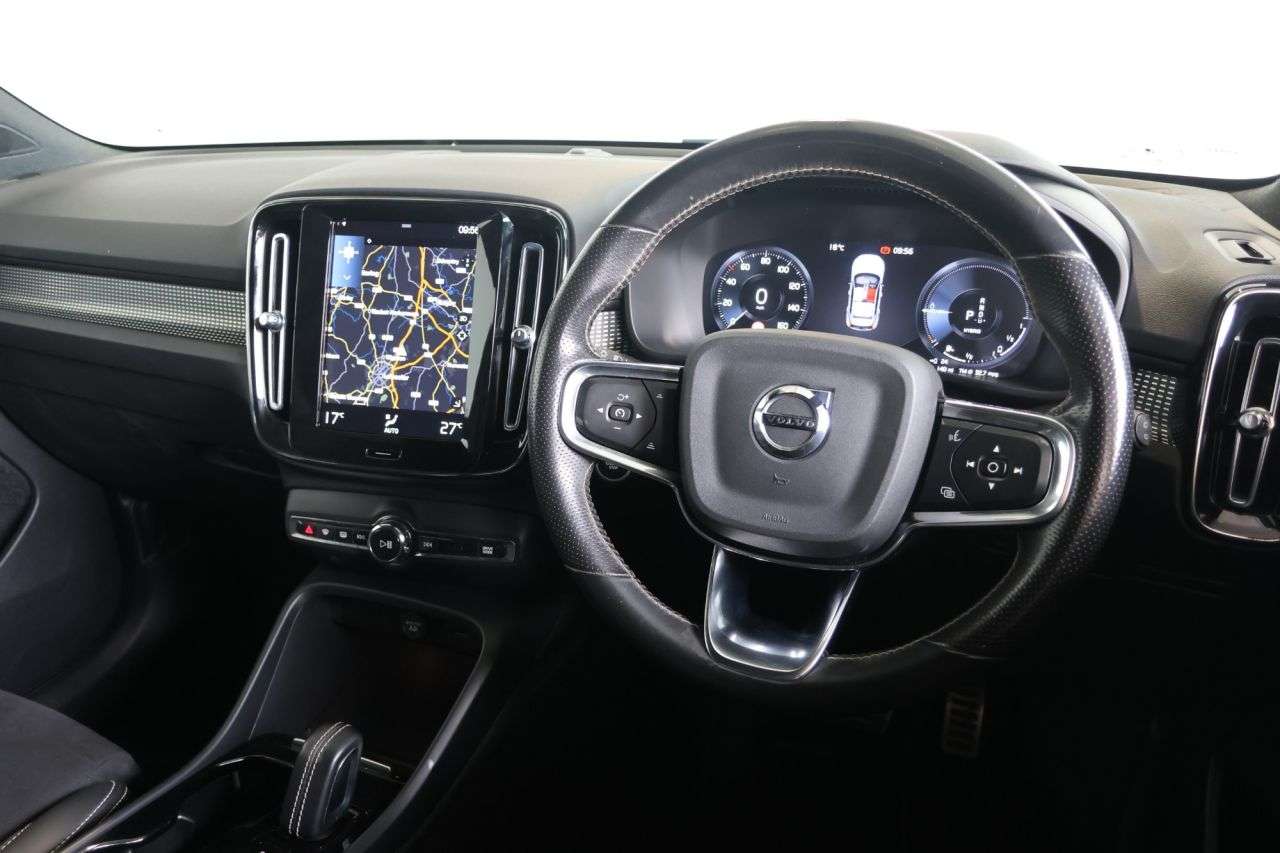 2021 VOLVO XC40 2021 VOLVO XC40