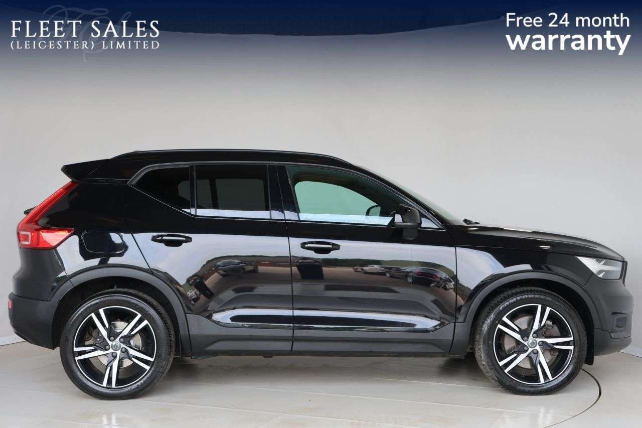 A 2021 VOLVO XC40 1.5h T4 Recharge 10.7kWh R-Design SUV 5dr Petrol Plug-in Hybrid Auto Euro 6 A 2021 VOLVO XC40 1.5h T4 Recharge 10.7kWh R-Design SUV 5dr Petrol Plug-in Hybrid Auto Euro 6