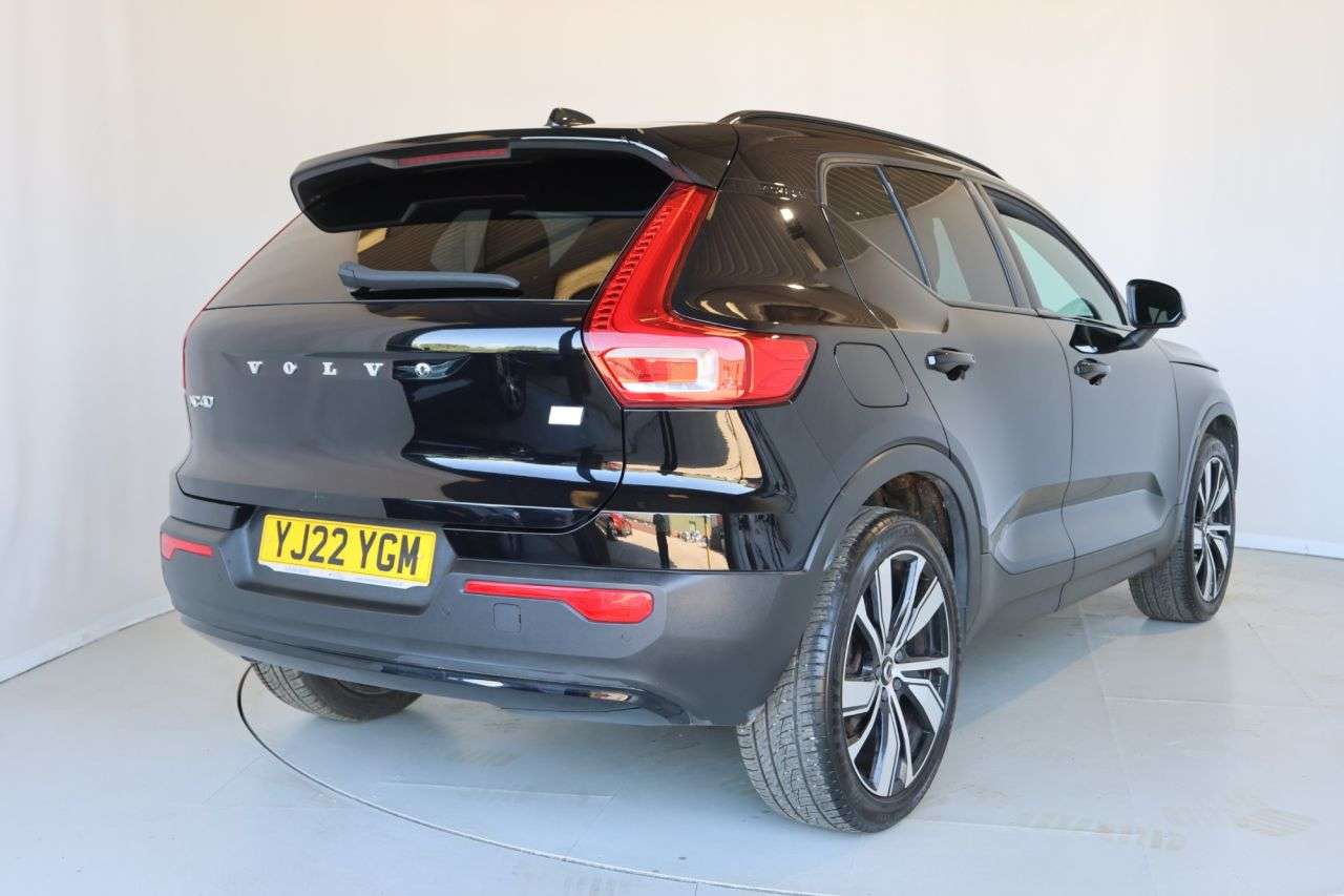 2022 VOLVO XC40 2022 VOLVO XC40