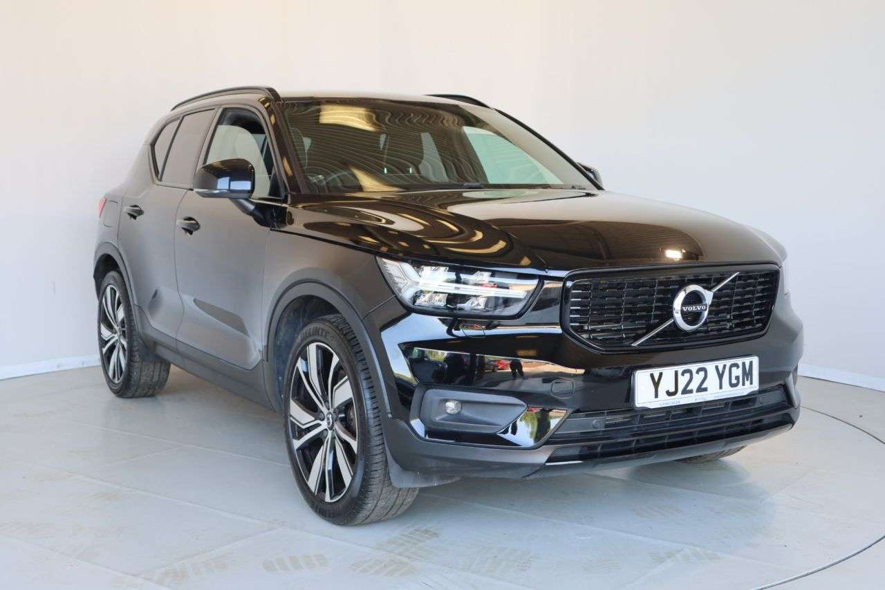 2022 VOLVO XC40 2022 VOLVO XC40