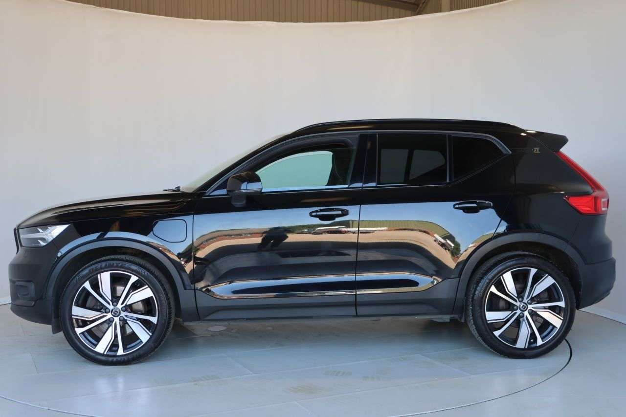 2022 VOLVO XC40 2022 VOLVO XC40