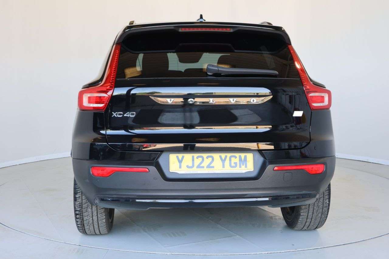 2022 VOLVO XC40 2022 VOLVO XC40