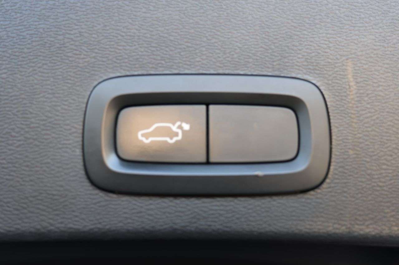 2022 VOLVO XC40 2022 VOLVO XC40