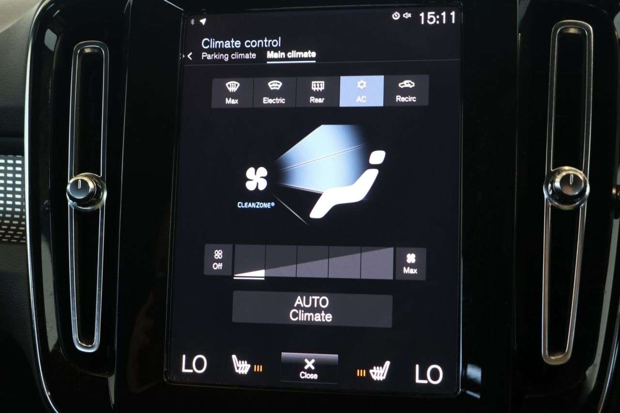 2022 VOLVO XC40 2022 VOLVO XC40