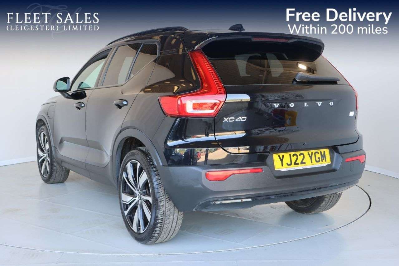 2022 VOLVO XC40 2022 VOLVO XC40