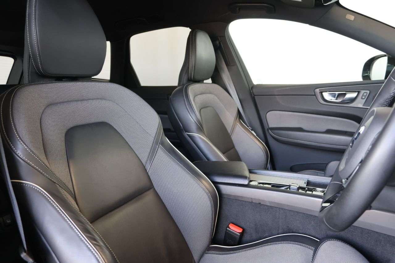 2022 VOLVO XC60 2022 VOLVO XC60