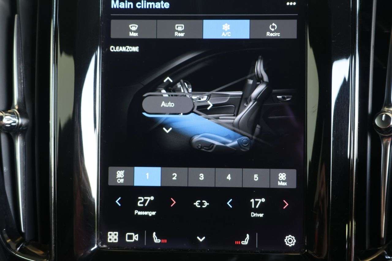 2022 VOLVO XC60 2022 VOLVO XC60