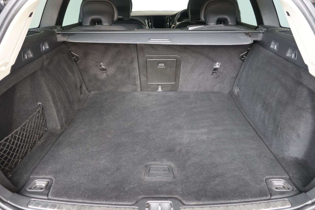 2022 VOLVO V60 2022 VOLVO V60
