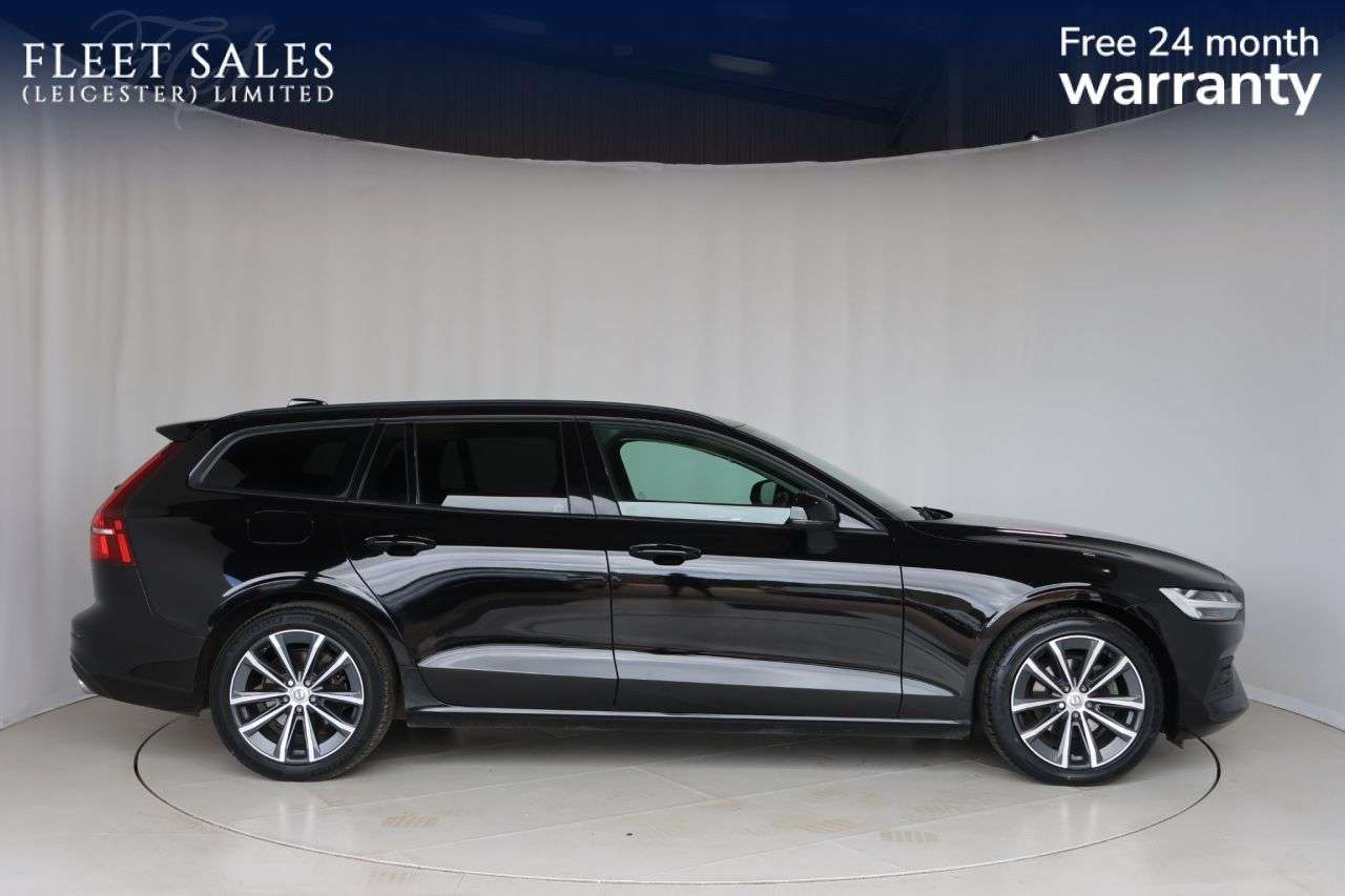 A 2022 VOLVO V60 2.0 B3 MHEV Momentum Estate 5dr Petrol Hybrid DCT Auto Euro 6 (s/s) (163 ps A 2022 VOLVO V60 2.0 B3 MHEV Momentum Estate 5dr Petrol Hybrid DCT Auto Euro 6 (s/s) (163 ps