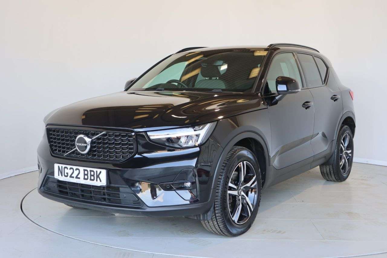A 2022 VOLVO XC40 2.0 B3 MHEV Plus Dark SUV 5dr Petrol Hybrid DCT Auto Euro 6 (s/s) (163 ps) A 2022 VOLVO XC40 2.0 B3 MHEV Plus Dark SUV 5dr Petrol Hybrid DCT Auto Euro 6 (s/s) (163 ps)