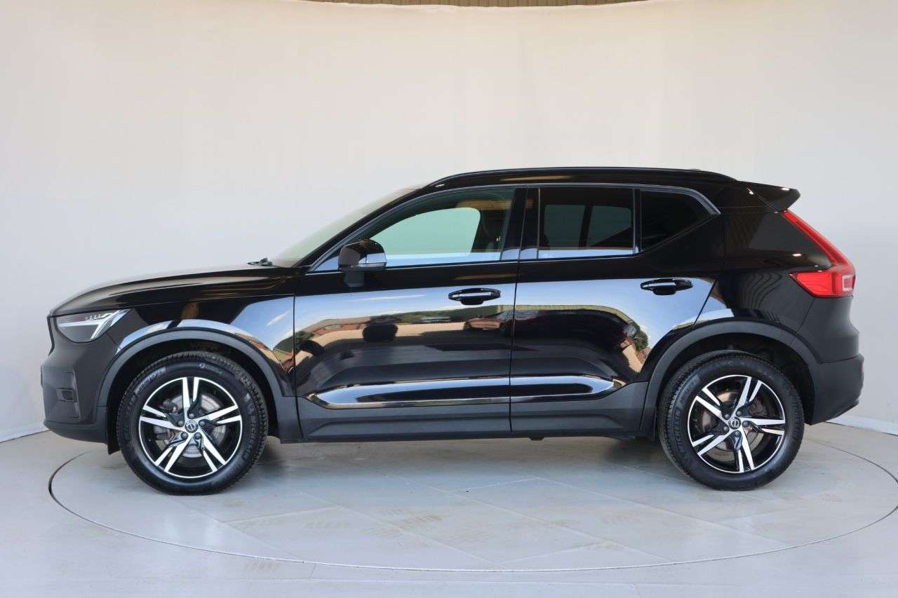 2022 VOLVO XC40 2022 VOLVO XC40