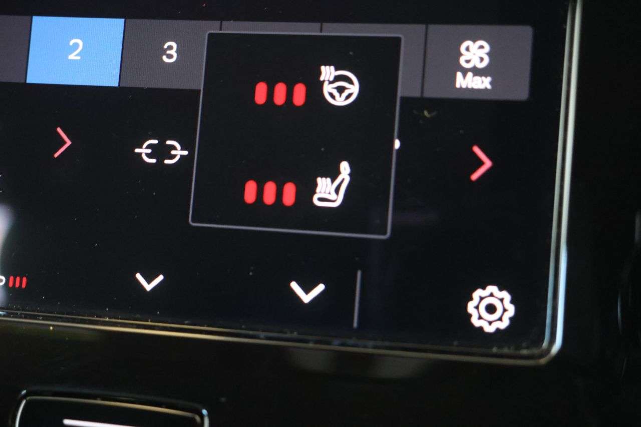 2022 VOLVO XC40 2022 VOLVO XC40