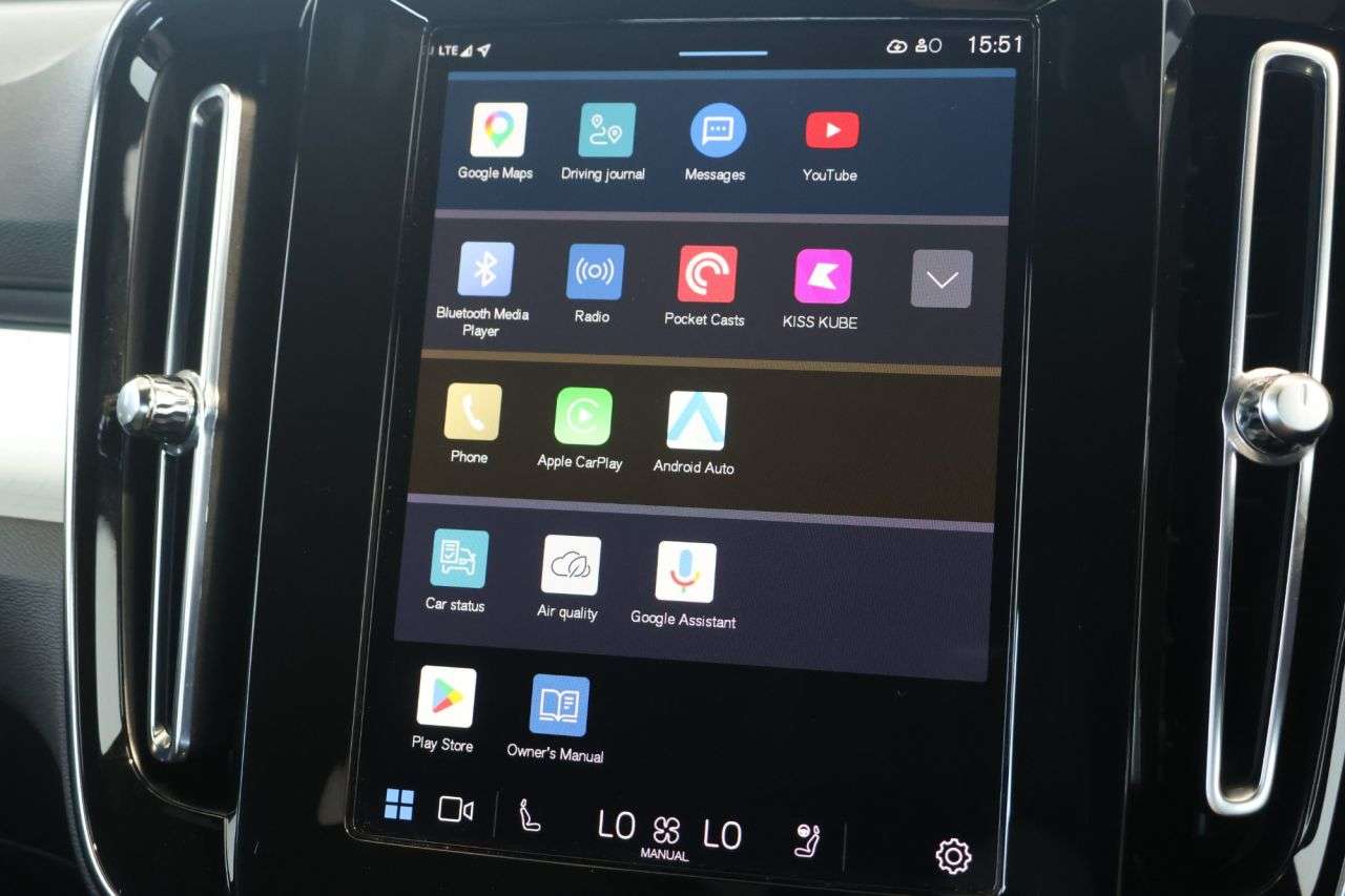 2022 VOLVO XC40 2022 VOLVO XC40